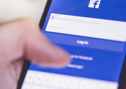 Facebook popełnił błąd, mógł spowodować wyciek zdjęć użytkowników