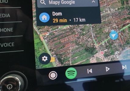 Android Auto z nowym interfejsem dostępny w Polsce. Warto zaktualizować!