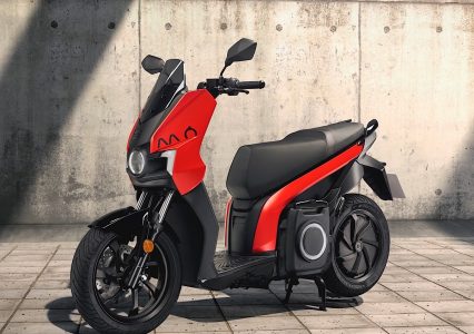 SEAT MÓ 125 w bezwzględnych testach w mrozie i upale. Elektryczny skuter niedługo trafi w końcu do salonów