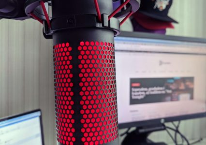 Kupiłem świetny mikrofon do streamingu oraz nagrywania podcastu. Poznajcie HyperX Qadcast