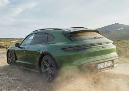 Przeczytaj nowy wpis na Rozładowani.pl: Prototypowe, elektryczne Porsche Taycan przyłapane na zdjęciach. Ma moc ponad 1000 KM i znaczek TDI