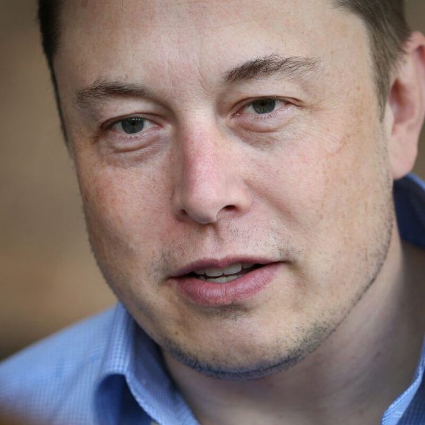 Kabaret: Elon Musk twierdzi, że może anulować transakcje przez problem z fejk-kontami 3 Elon Musk do pracowników: albo wracacie do pracy stacjonarnej, albo wylatujecie