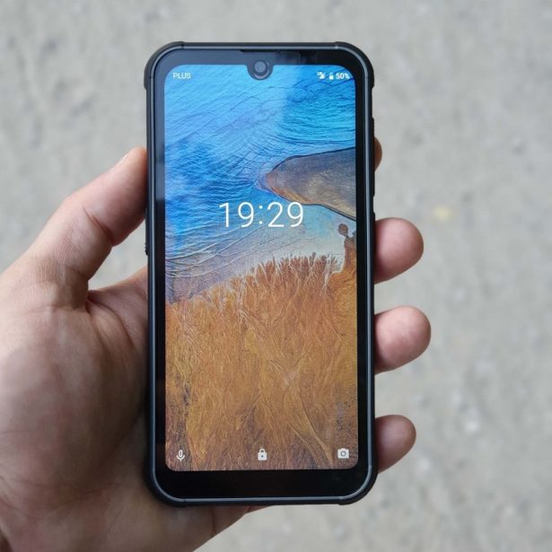 Maxcom MS572 to wytrzymały telefon do pracy lub sportu, który nie zrujnuje Ci portfela