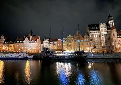 Jak radzi sobie iPhone 13 Pro ze zdjęciami w nocy? [GALERIA]