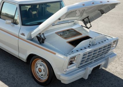Ford F-100 Eluminator to elektryczny restomod, który ma 480 KM i którego zrobisz samemu