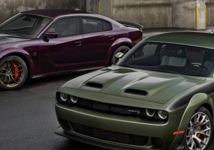 Dodge zapowiada elektryczne musclecary. Ma też plan jak pogodzić miłośników spalinowych V8 z elektrykami