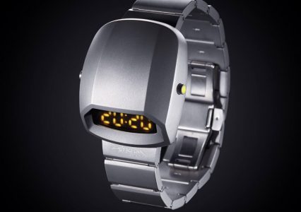 T‑2077 — Zegarek Cyberpunk 2077 x Błonie. Tytanowe cudo z blockchain będzie kiedyś dużo warte