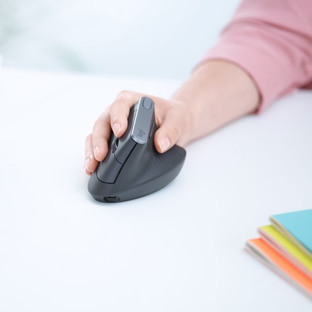 Myszka Logitech MX Vertical – pionowo też jest wygodnie