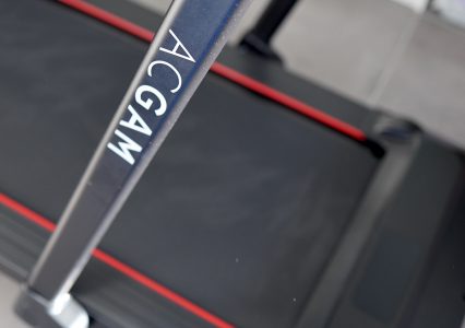 Niedroga elektryczna bieżnia, którą schowacie pod łóżkiem? Proszę bardzo