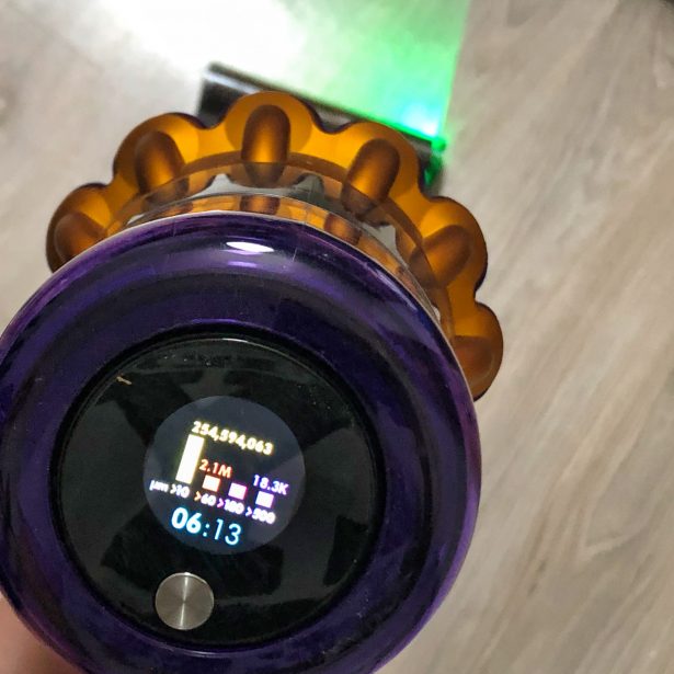 Dyson V15 Detect – świetny odkurzacz, który chcę mieć 7 Mam w domu ciągle brudno – pierwsze wrażenia z testowania odkurzacza Dyson V15 Detect