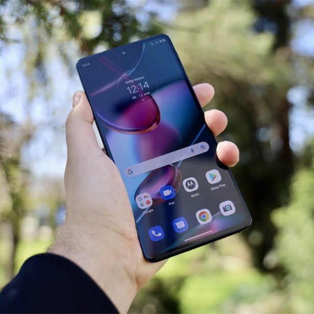 Motorola edge 30 Pro to smartfon bez kompleksów, na który czekali fani marki (pierwsze wrażenia)