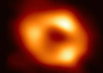 „Nasza” czarna dziura pierwszy raz w historii na zdjęciu