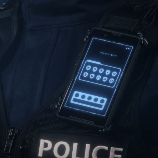 Smartfony w łączności taktycznej. Czy policjant lub żołnierz WOT może zaufać zwykłej komórce?