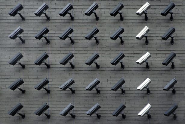FBI i MI5 wydają pierwsze w historii wspólne ostrzeżenie przed działaniami chińskiego rządu