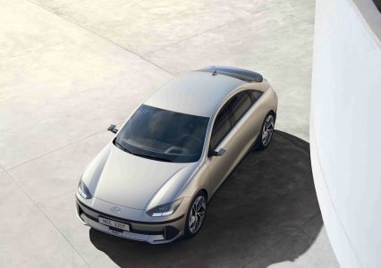 Elektryczny Hyundai IONIQ 6 już oficjalnie. Nadwozie Streamlinera, niezła moc i jeszcze lepszy zasięg