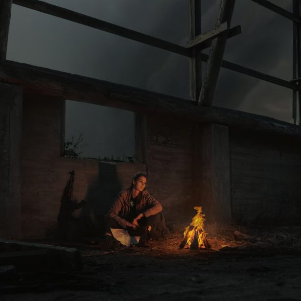 Technologiczny niezbędnik: co powinien zawierać zestaw przetrwania i jak go skompletować?