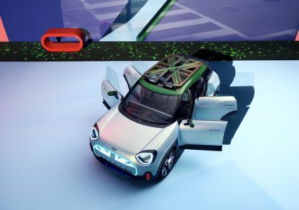 MINI Concept Aceman to elektryczny koncept crossovera, który zwiastuje przyszłe modele. Mam mieszane uczucia