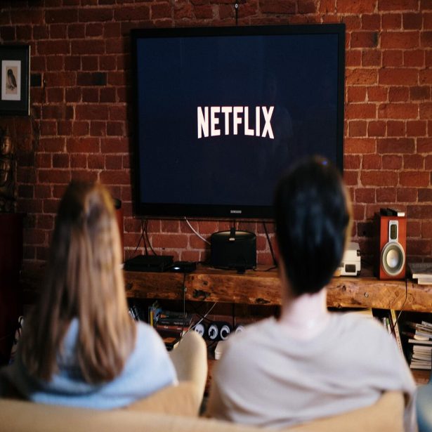 Reklamy na Netflix. Cena usługi, czas trwania i podejście do materiałów dla dzieci