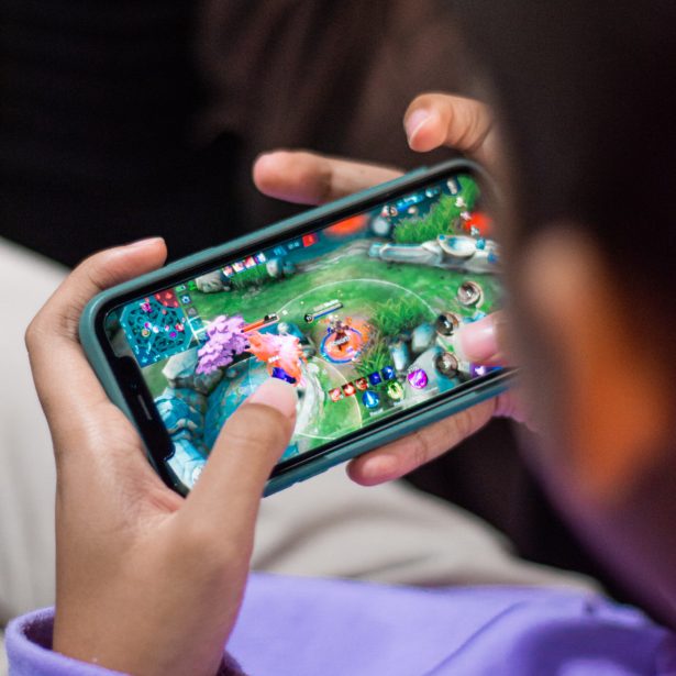 W tym roku potknęło się nie tylko Ten Square Games. Sektor gier mobilnych jest bezwzględny 7 Gry mobilne idealne na jesienne wieczory. Nasze TOP 5 polecanych tytułów