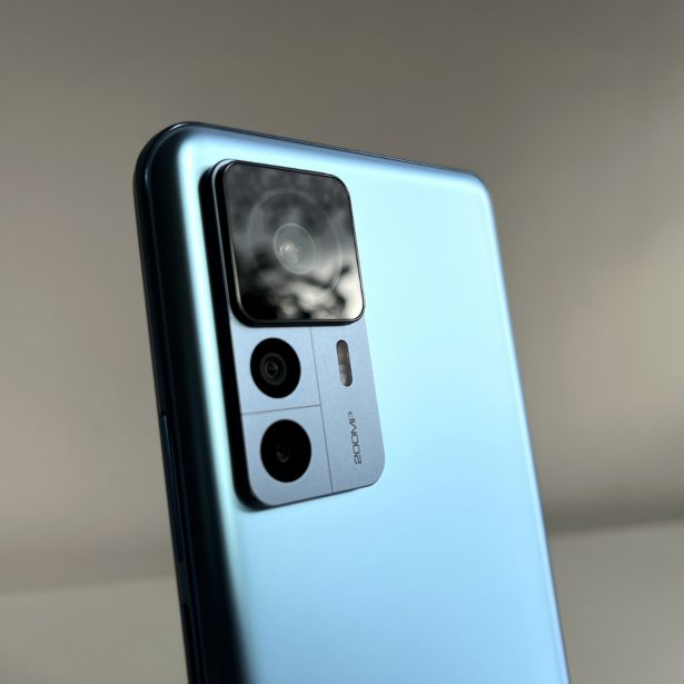 Xiaomi 12T Pro w naszych rękach: pierwsze wrażenia z użytkowania smartfona z aparatem 200 MP