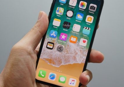 iPhone 14 będzie jednym z ostatnich modeli ze złączem Lightning? Na co może zdecydować się Apple – USB-C, ładowanie bezprzewodowe czy coś innego?