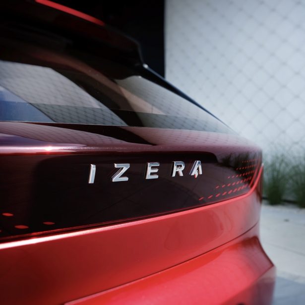 Izera wybrała platformę chińskiego Geely jak Polestar i Mini. Moc ponad 270 KM i zasięg 450 km