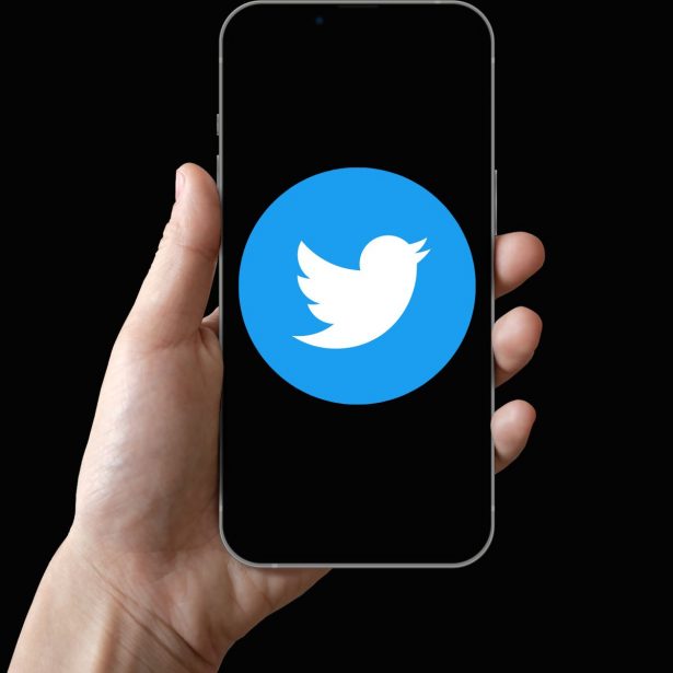 iMusk? Czy miliarder i siewca chaosu na Twitterze stworzy swój „tELONphone”?