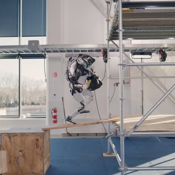 Robot Boston Dynamics – Atlas pozbawi pracy budowlańców
