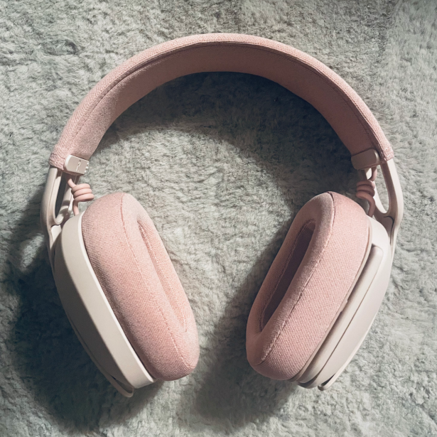 Ultralekkie słuchawki bezprzewodowe Logitech Zone Vibe 100 – pierwsze wrażenia