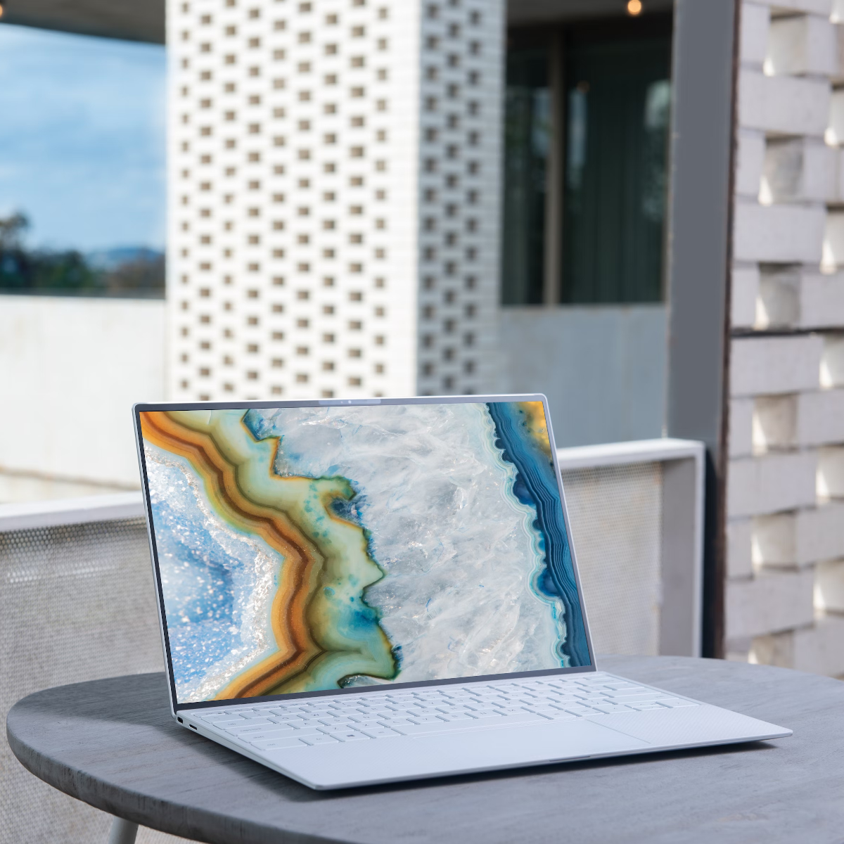 Pandemia odpuszcza, rynek komputerów leci na łeb, na szyje – czy aby na pewno?