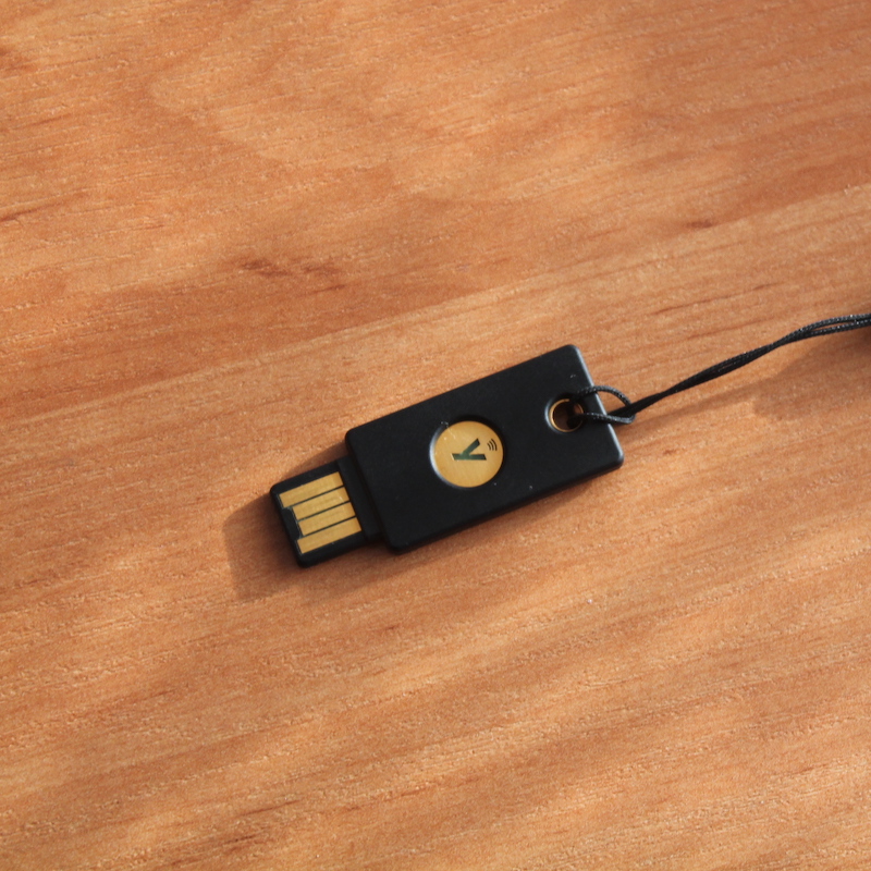 YubiKey to sprzętowy klucz pozwalający na zabezpieczenie danych