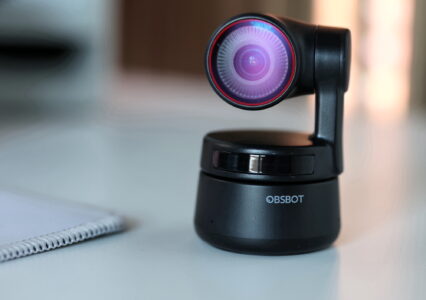 OBSBOT Tiny 4K – czyli kamera do komputera, która nie spuści Cię z oka