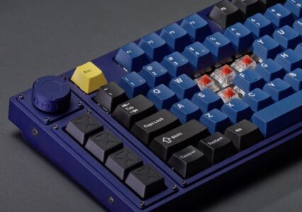 Keychron Lemokey L3 to pierwsza klawiatura mechaniczna tej firmy, którą stworzono dla graczy