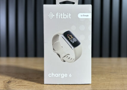 FitBit Charge 6 pierwsze wrażenia z użytkowania trackera. O takie opaski fitness walczył rynek