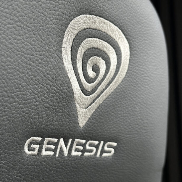 Dosiadłem Genesis Nitro 440 G2. Gamingowy fotel dla tradycjonalisty