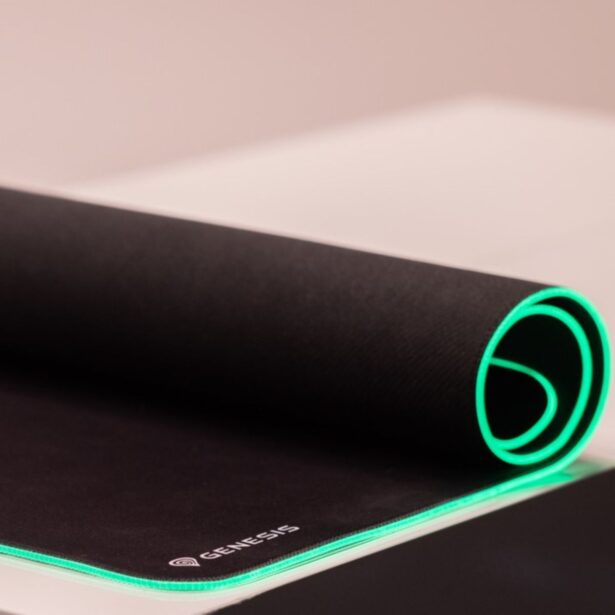 BORON 500 XXL – duża, szybka i świecąca! Recenzja podkładki pod mysz od Genesisa