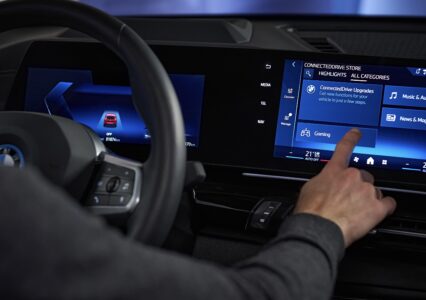 [CES 2024] BMW zapowiada funkcje streamingowe, gamingowe AR i AI w samochodach
