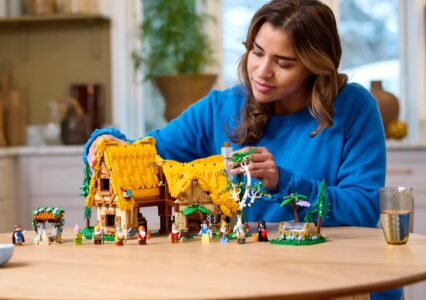 Nowy zestaw Lego Chatka Królewny Śnieżki i siedmiu krasnoludków wzbudza małe kontrowersje