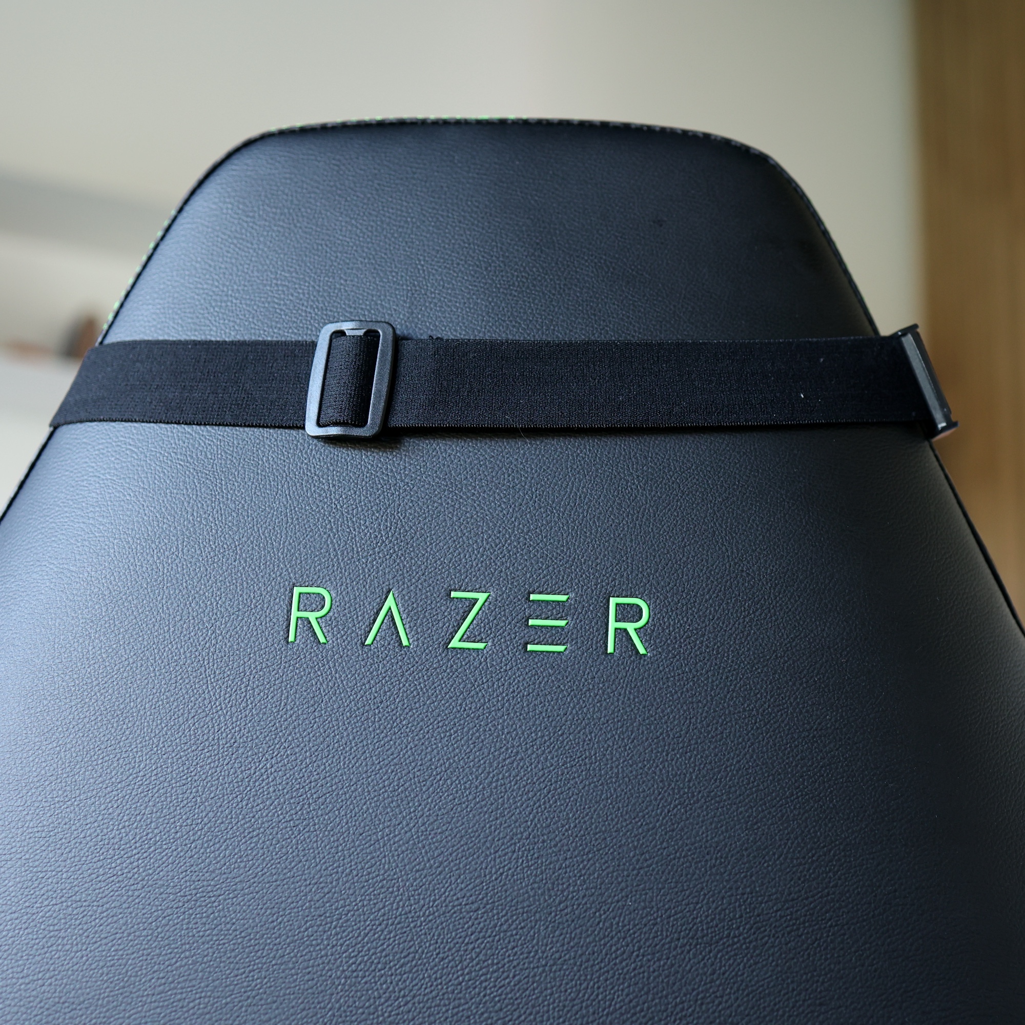 razer iskur v2
