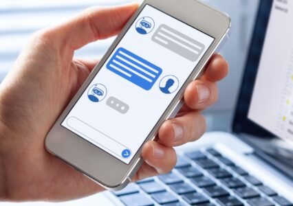 Kayak z nowym funkcjami AI. Zrzuty ekranu i chatbot wchodzą do gry