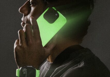 Nomad Glow 2.0 – etui do iPhone’a 15 i AW po raz drugi świeci w ciemności. Towar znika na pniu
