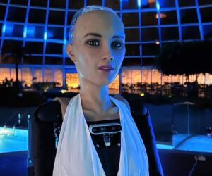 DailyWeb testuje: Sophia – humanoidalny robot ma przemawiać na uczelni. Studenci są zbulwersowani i piszą petycję