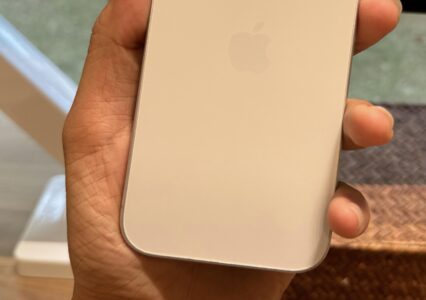 Czy właśnie poznaliśmy finalny wygląd iPhone’a 16?