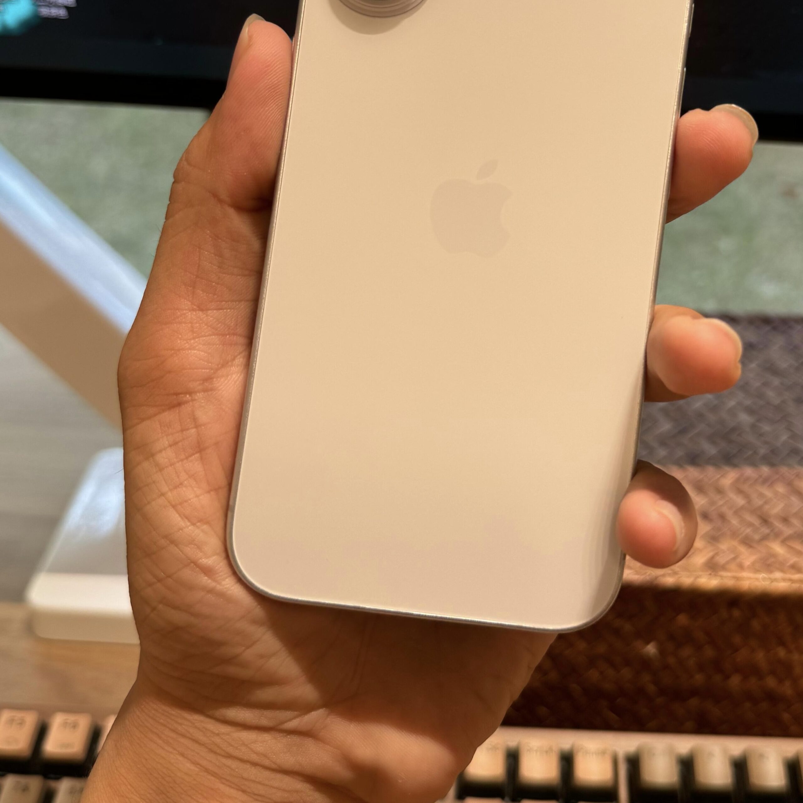 iPhone 16