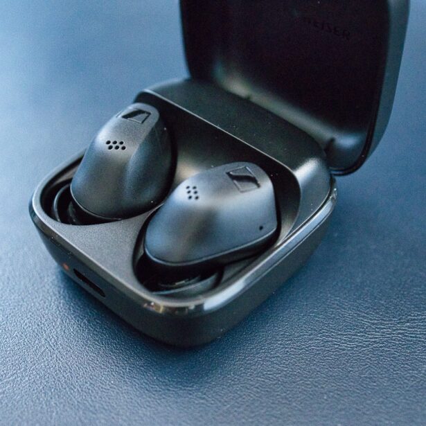 Sennheiser Accentum True Wireless – kompaktowe i lekkie słuchawki z ANC i soczystym dźwiękiem