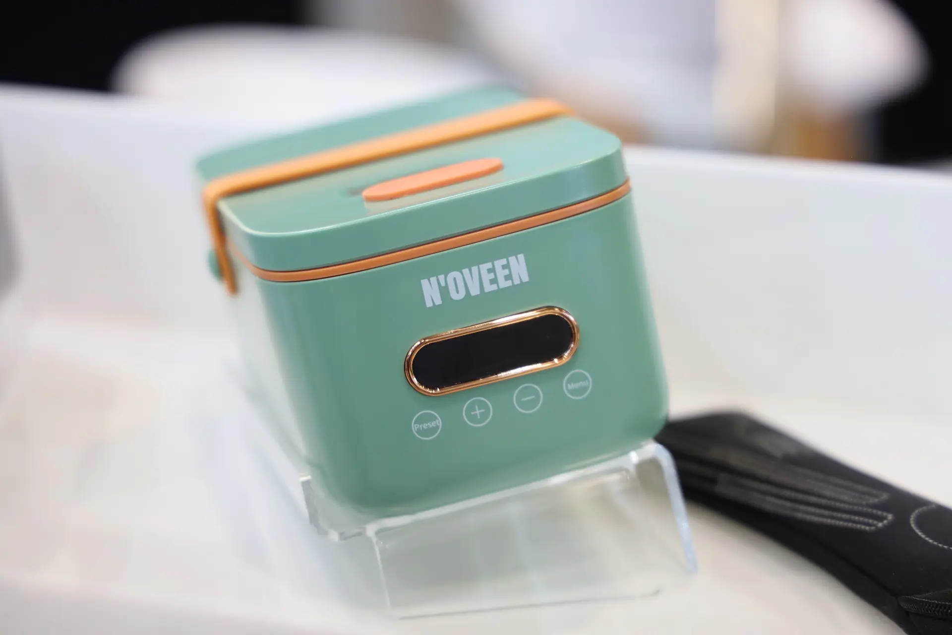 NOVEEN - elektryczne lunchboxy, podgrzewacze przepływowe i wiele więcej na stoisku polskiej firmy na IFA 2024 19 Noveen