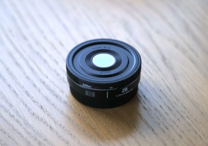 Kupiłem obiektyw, który prócz samych wad ma tylko jedną zaletę – Lumix S 26mm f8 – pierwsze wrażenia