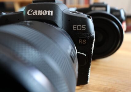 Czy warto dopłacić 2 000 złotych? Porównujemy Canon R8 vs Canon RP
