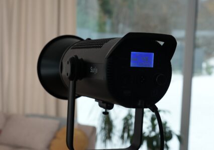 Newell Surja – lampa LED, która nie bierze jeńców