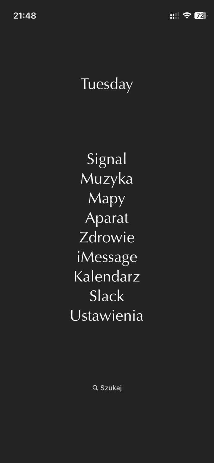 Ekran główny iPhone'a z Blank Spaces